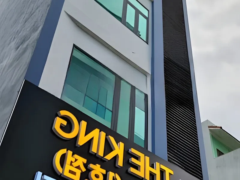 다낭 더킹스파 건물 외관 간판
